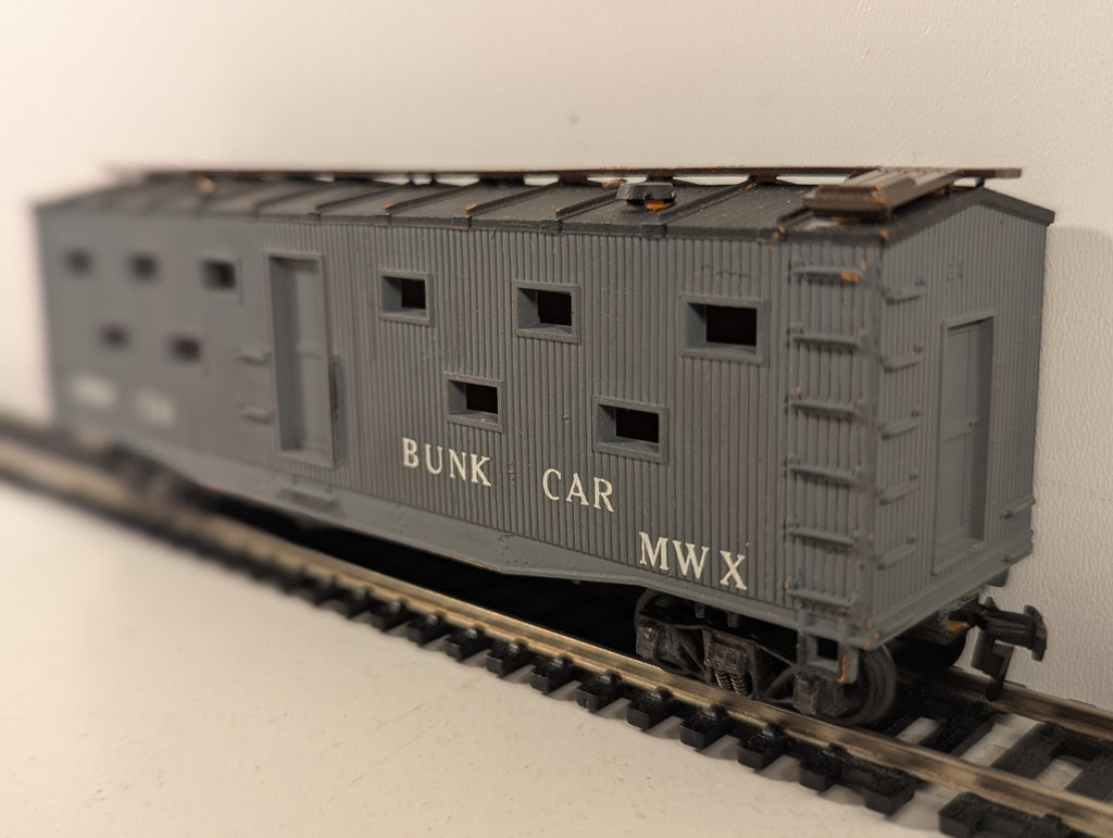 MDC Roundhouse HO Scale MOW Bunk Car MW 731 Grey
