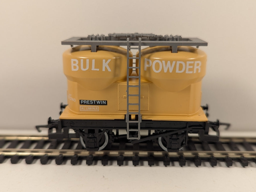 Hornby R095 OO Gauge BR Prestwin Bulk Powder Twin Silo Wagon