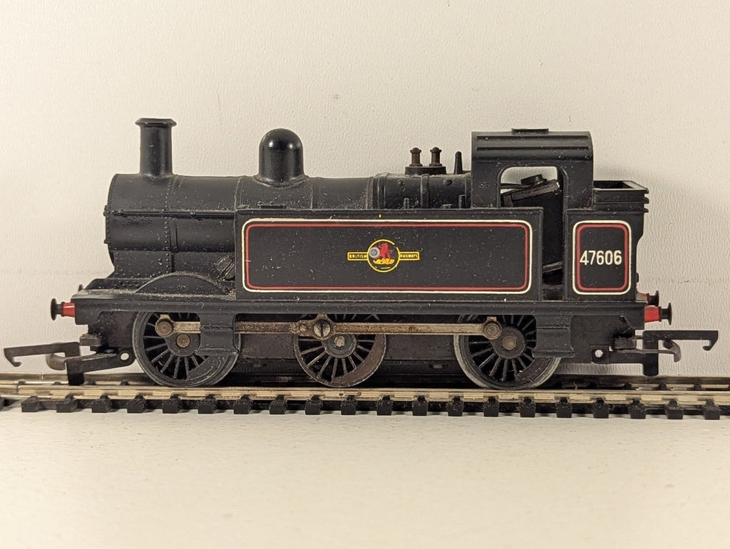 Tri-ang OO Gauge Class 3F Jinty 0-6-0T Locomotive 47606 BR Black (Early Emblem)