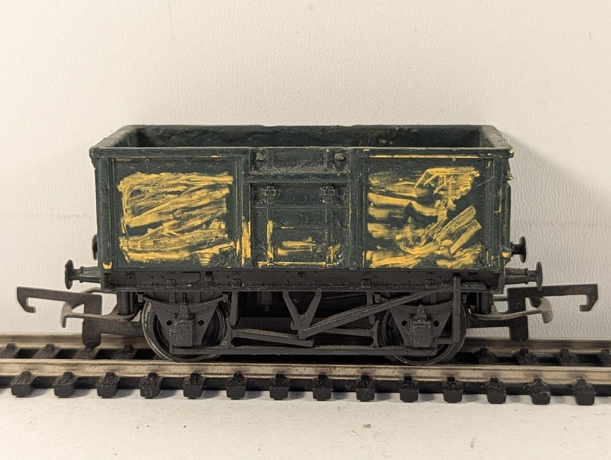 Tri-ang OO Gauge 16-Ton Mineral Wagon Goods Wagon Repainted Green