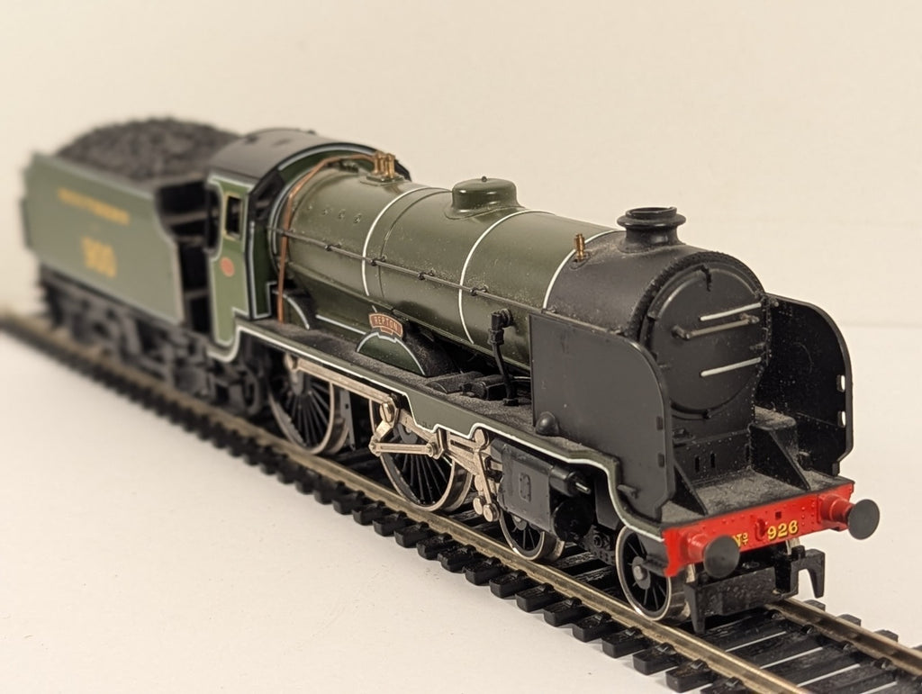 Hornby OO Gauge Schools Class 4-4-0 No. 926 'Repton' with  Wrong Tender