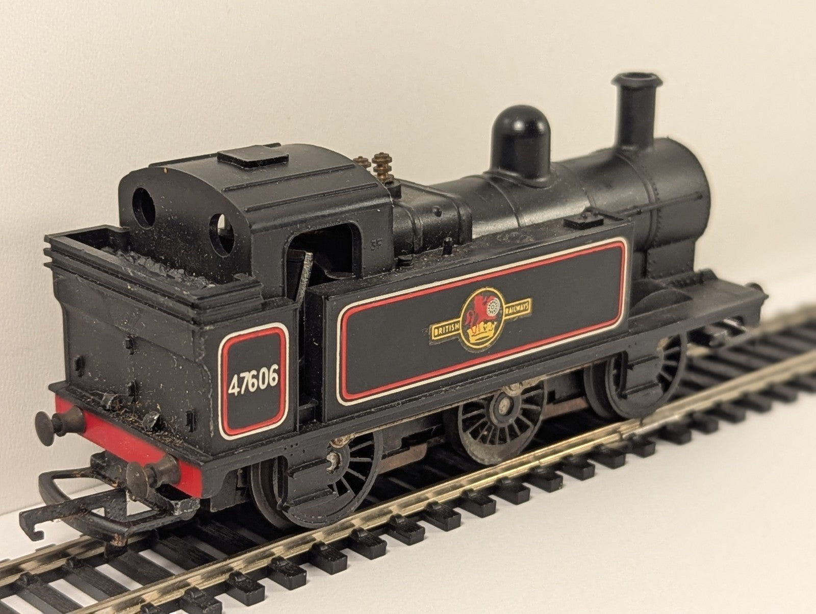 Tri-ang R52 OO Gauge Class 3F Jinty 47606 Tank Locomotive