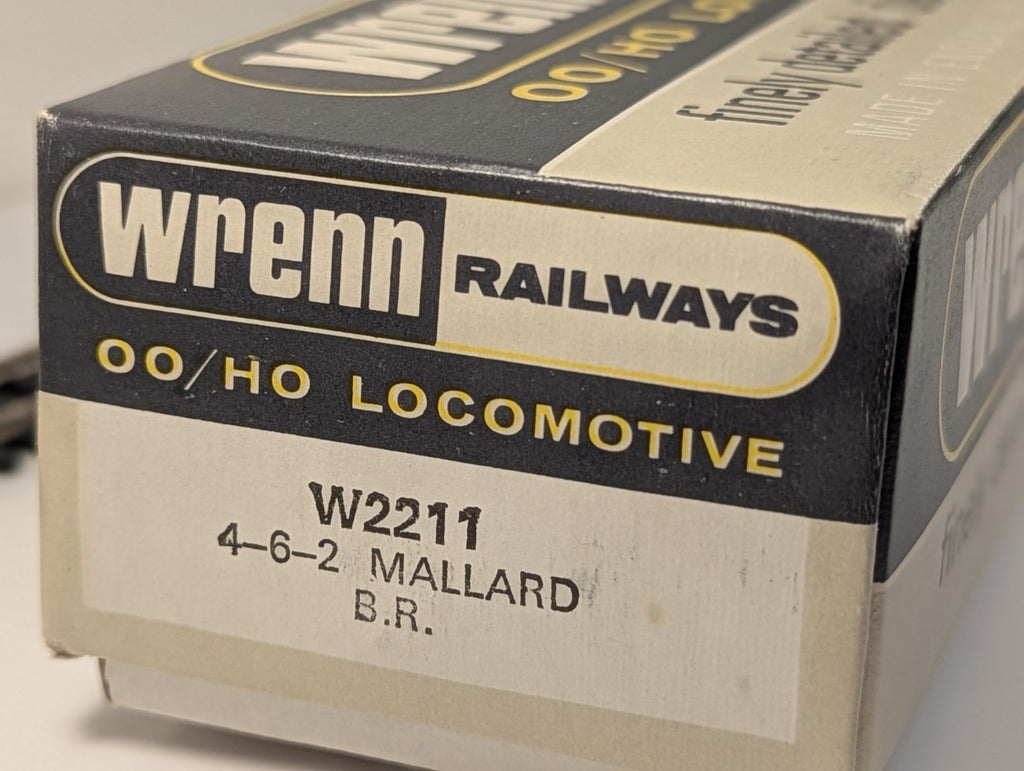 Wrenn W2211 OO Gauge Class A4 4-6-2 60022 “Mallard” BR Green