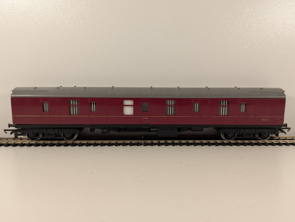 Hornby R4619 BR Mk1 Full Brake Coach BR Maroon