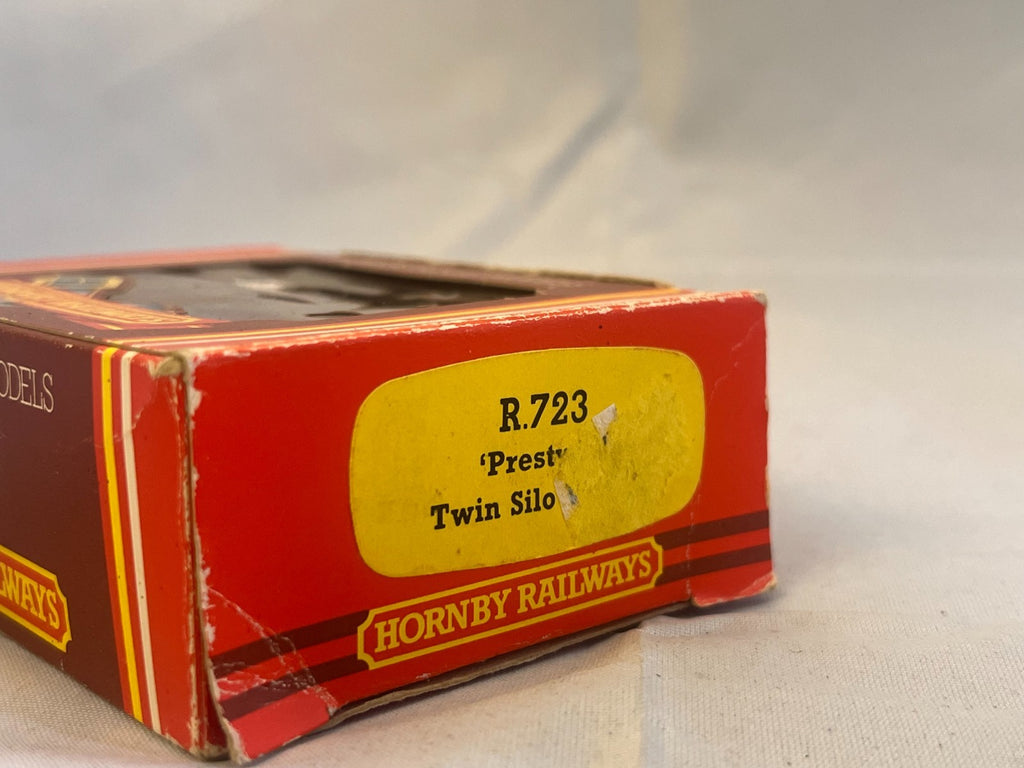 Hornby R723 Prestwin Twin Silo Wagon OO Gauge Boxed