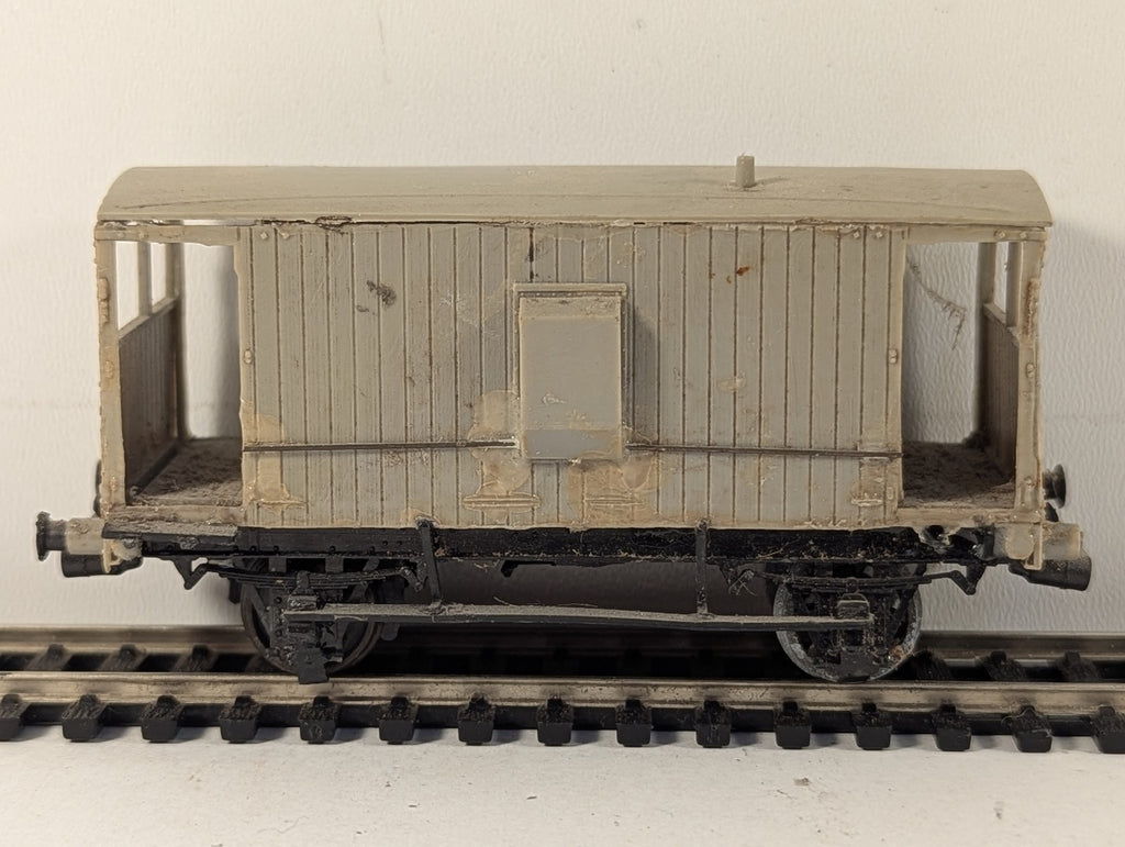 Dapol OO Gauge SR 25t Pillbox Brake Van Unpainted C035