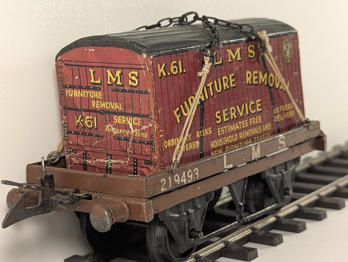 Hornby O Gauge Flat Truck with LMS Furniture Removal Container Goods Wagon