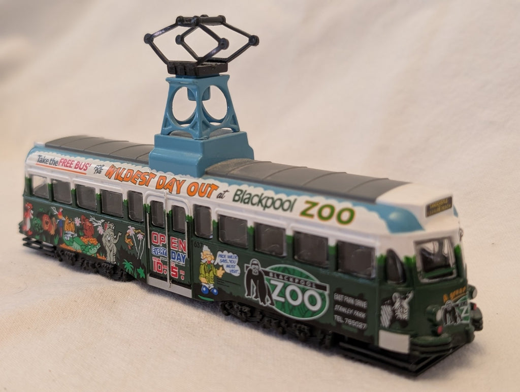 Corgi 1:76 Scale Blackpool Brush Railcoach Tram 637 Blackpool Zoo