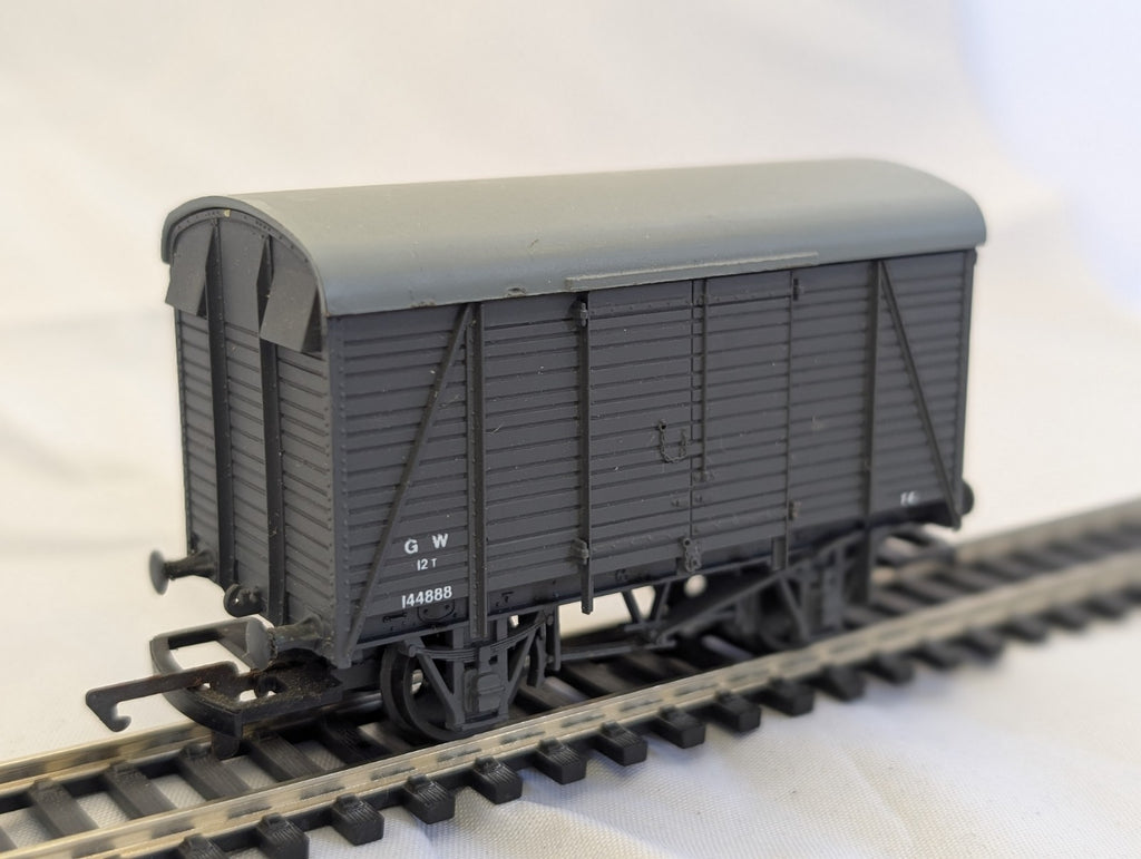 Dapol B/15 GWR 12T Box Van SR Style