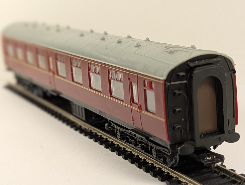 Hachette OO Gaug BR Mk1 SK Corridor Coach (Rusted Wheels)