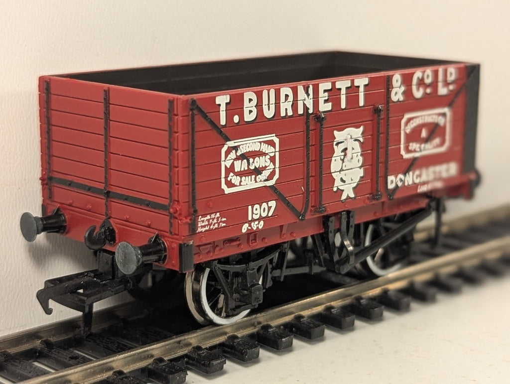 Bachmann 37-125K 8 Plank Wagon 'T. Burnett & Co.'