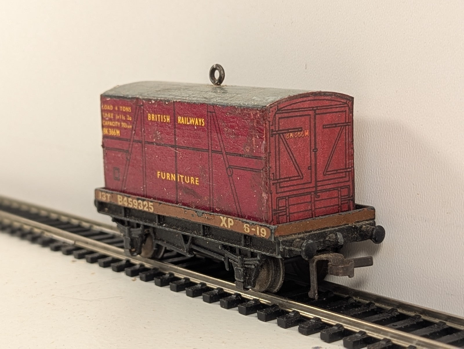 HornbyDublo 32087 OO Gauge Low-SidedWagon D.1 with BR FurnitureContainer - Boxed