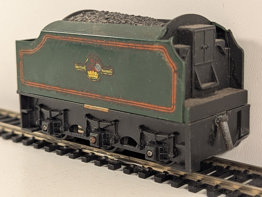 Tri-ang R30 OO Gauge Stanier Tender BR Lined Green - Spares/Repairs