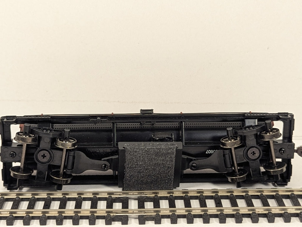Bachmann HO Gauge HO Track Cleaning Tank Car Track Cleaning Car Oxide Red 16303