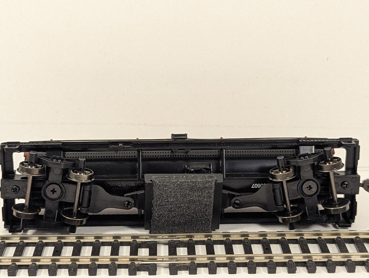 Bachmann HO Gauge HO Track Cleaning Tank Car Track Cleaning Car Oxide Red 16303