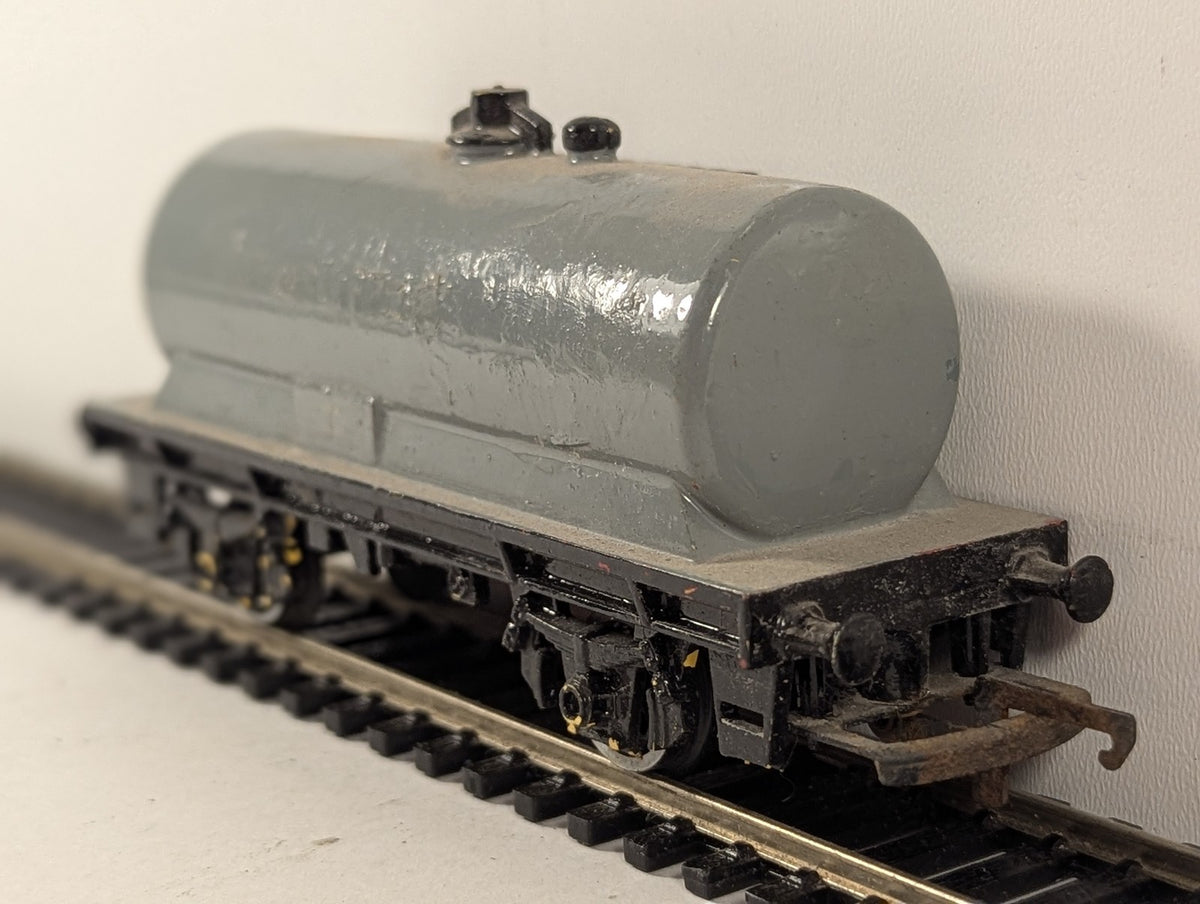 Hornby Dublo OO Gauge 4-Wheel Tank Wagon Grey (Repainted)