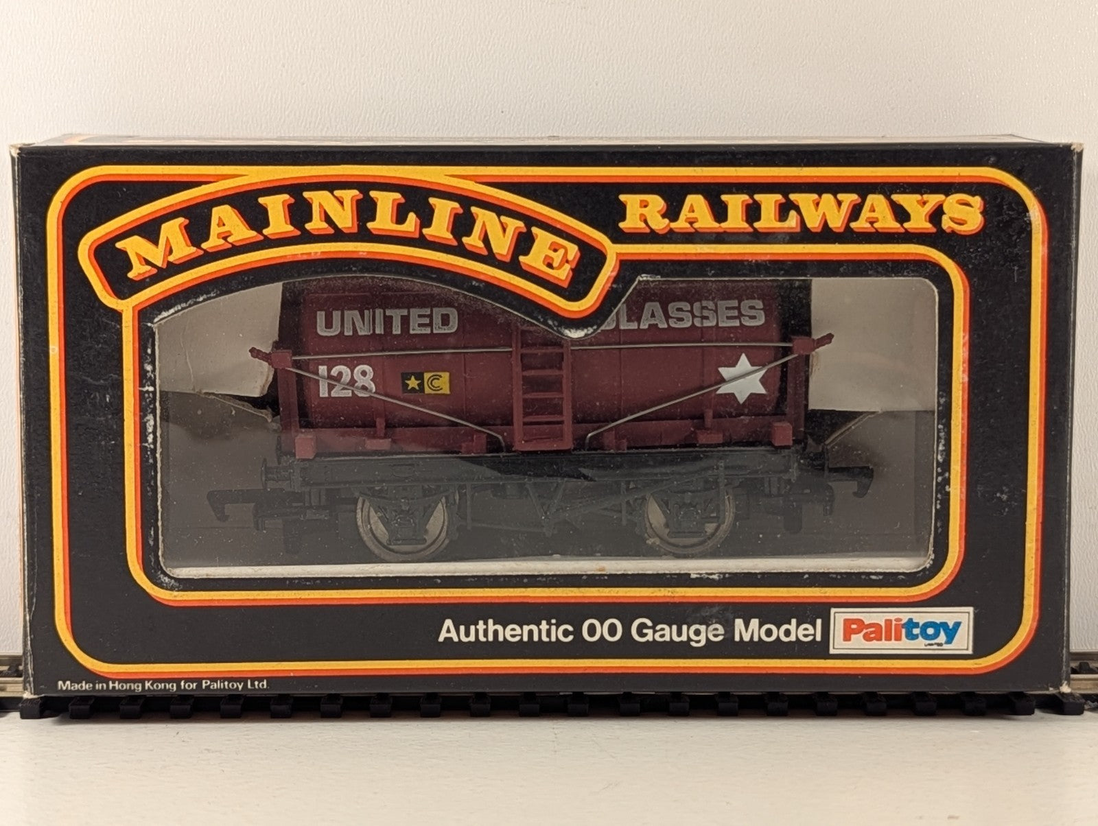 Mainline Railways 37-136 OO Gauge United Molasses Tank Wagon - Boxed