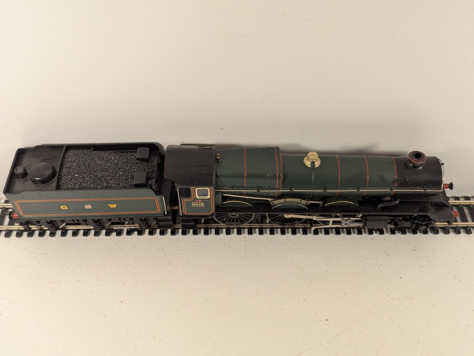 Hornby GWR King Class "King Henry VI" 4-6-0 Steam Locomotive OO Gauge