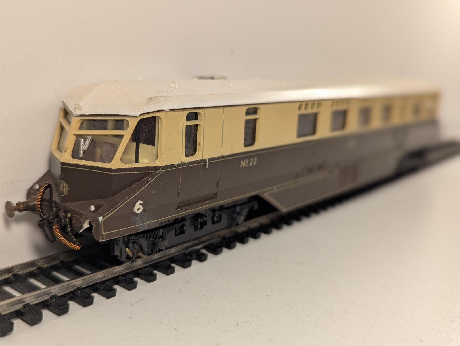 Lima L205132 GWR Diesel Railcar No. 22 OO Gauge - Missing Coupler & Buffer