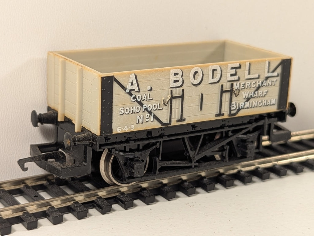 Hornby R012 OO Gauge 5-Plank Open Wagon – A. Bodell