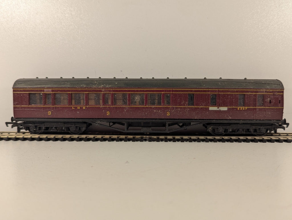 Mainline OO Gauge LMS 57ft Corridor Brake Third Passenger Coach