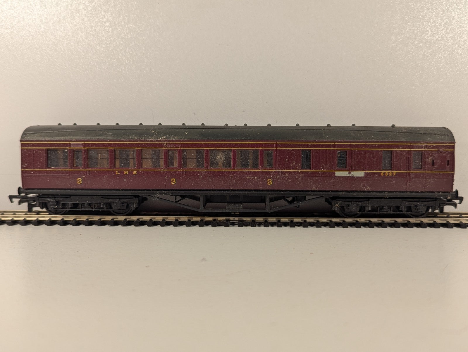 Mainline OO Gauge LMS 57ft Corridor Brake Third Passenger Coach