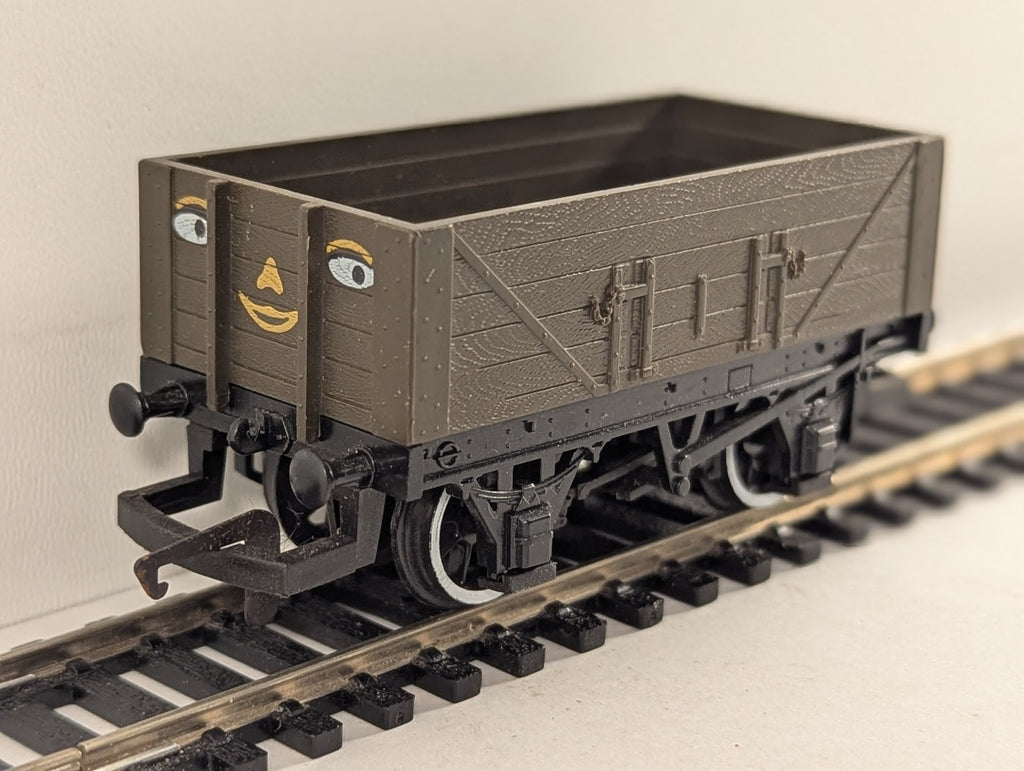 Hornby OO Gauge Troublesome Truck Open Wagon Thomas and Friends