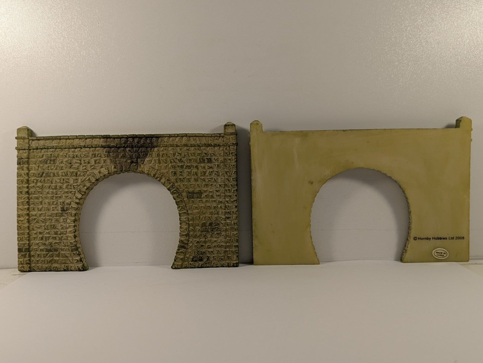 Hornby Skaledale R8509 OO Gauge Stone Tunnel Portals - boxed