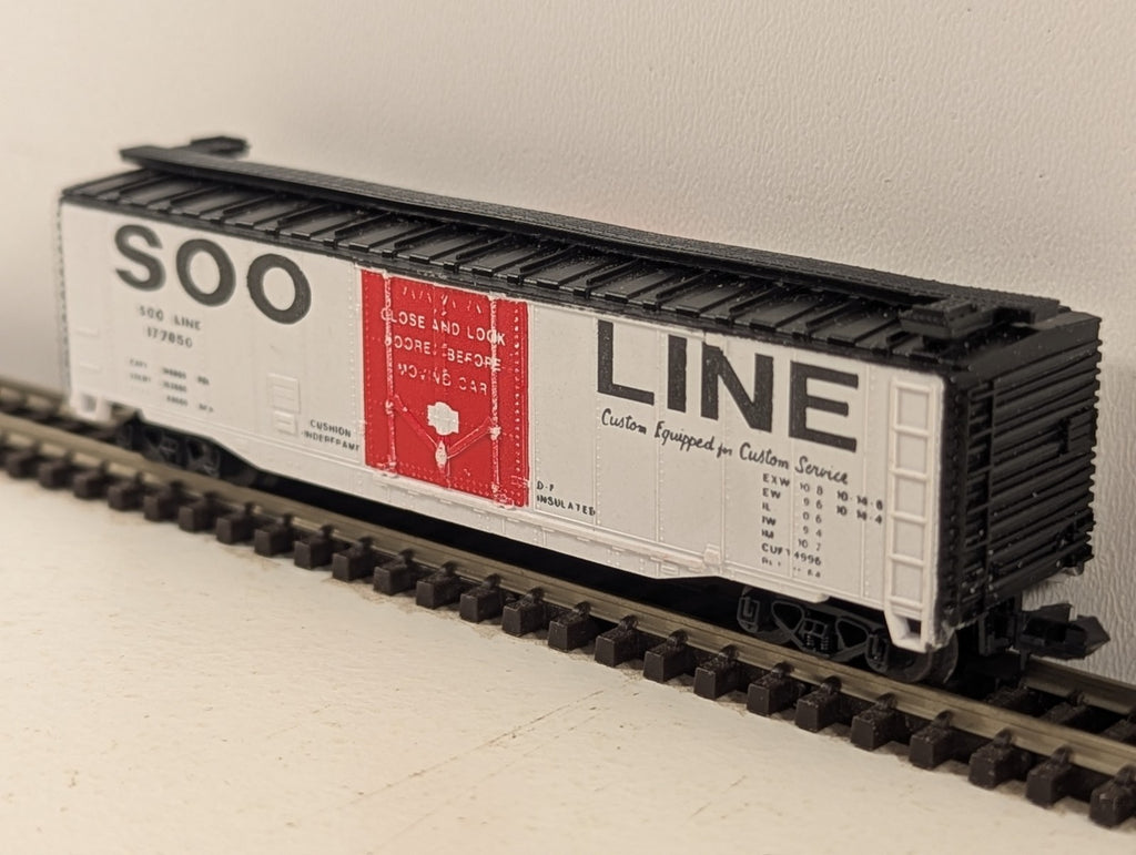 Minitrix 3246 N Gauge Soo Line 50ft Plug Door Boxcar - Boxed