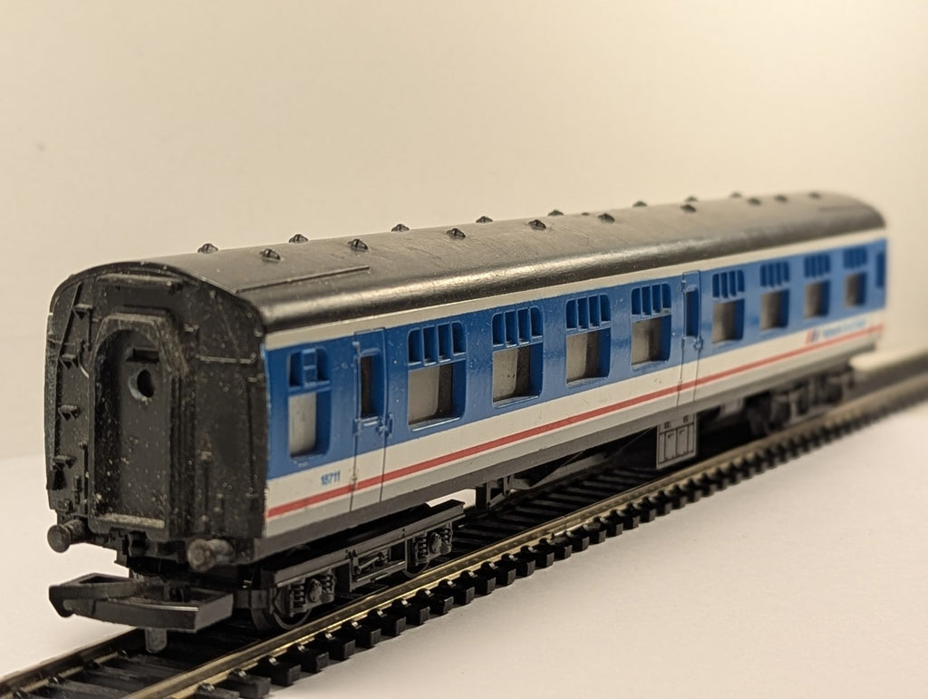 Lima OO Gauge BR Mk1 Corridor Coach Passenger Coach 18711 Network South East