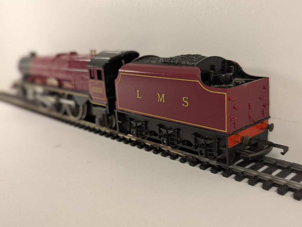 Hornby OO Gauge Princess Royal Class 4-6-2 'Princess Elizabeth' Steam Locomotive