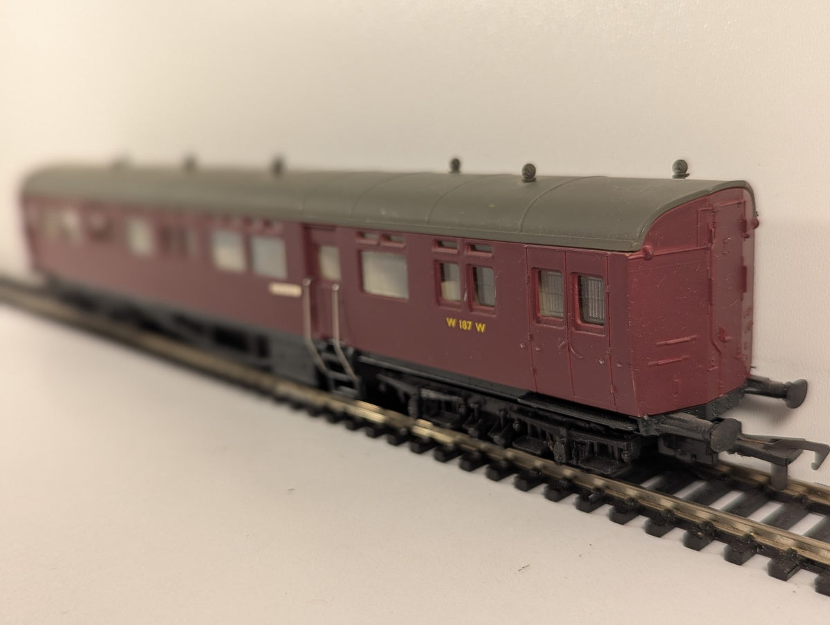 Airfix OO Gauge Collett Auto-Coach Passenger Coach W187W BR Maroon 54256-8