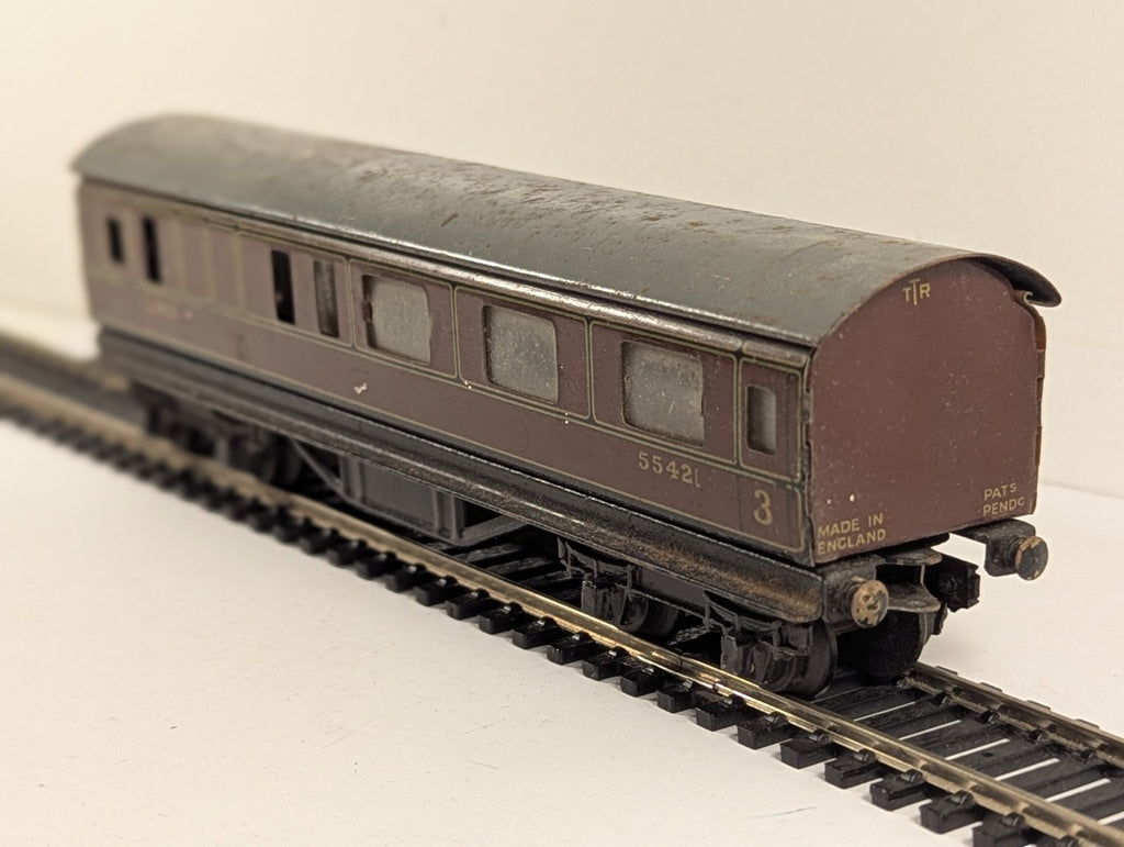 Trix Express TTR HO Gauge LMS Passenger Coach - Missing Couplings
