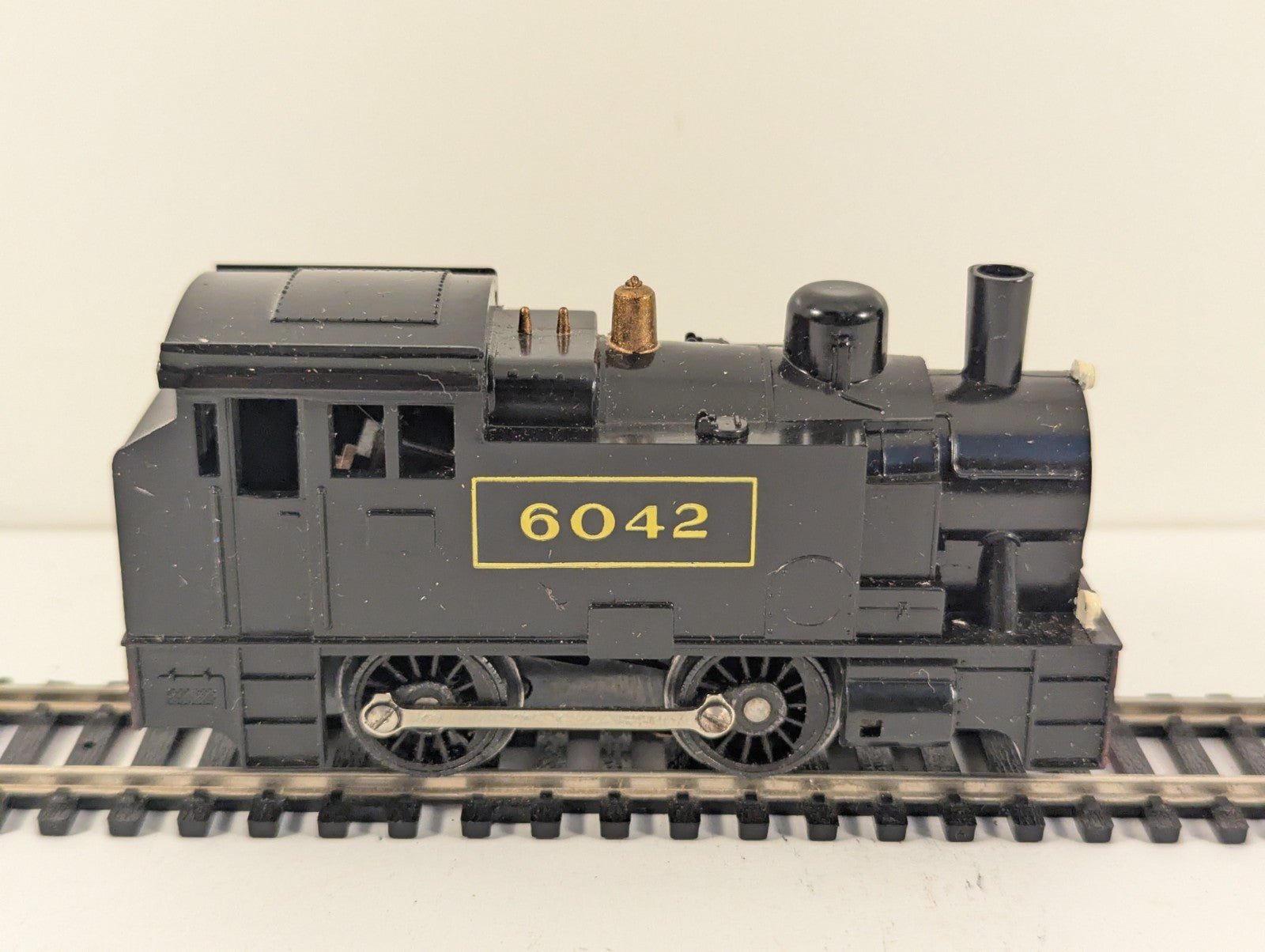 Tri-ang Hornby R755 OO Gauge 0-4-0 Tank Locomotive Spares/Repair