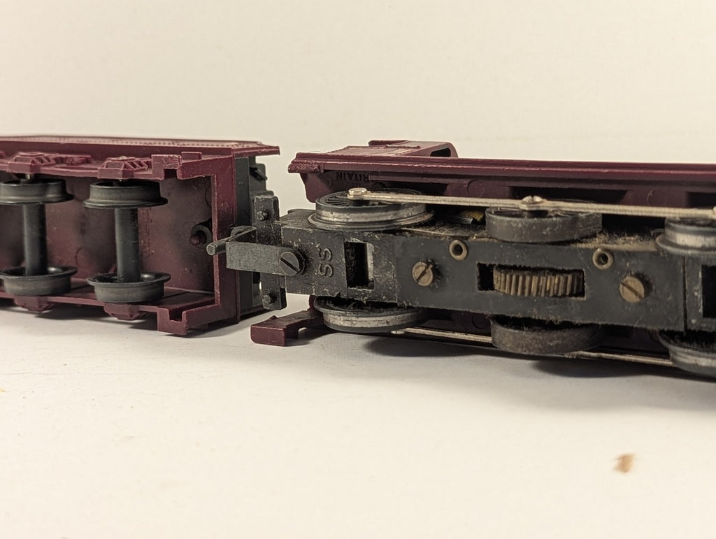 Tri-ang OO Gauge LMS Fowler Class 3F 0-6-0 Steam Locomotive 3775 LMS Maroon R251