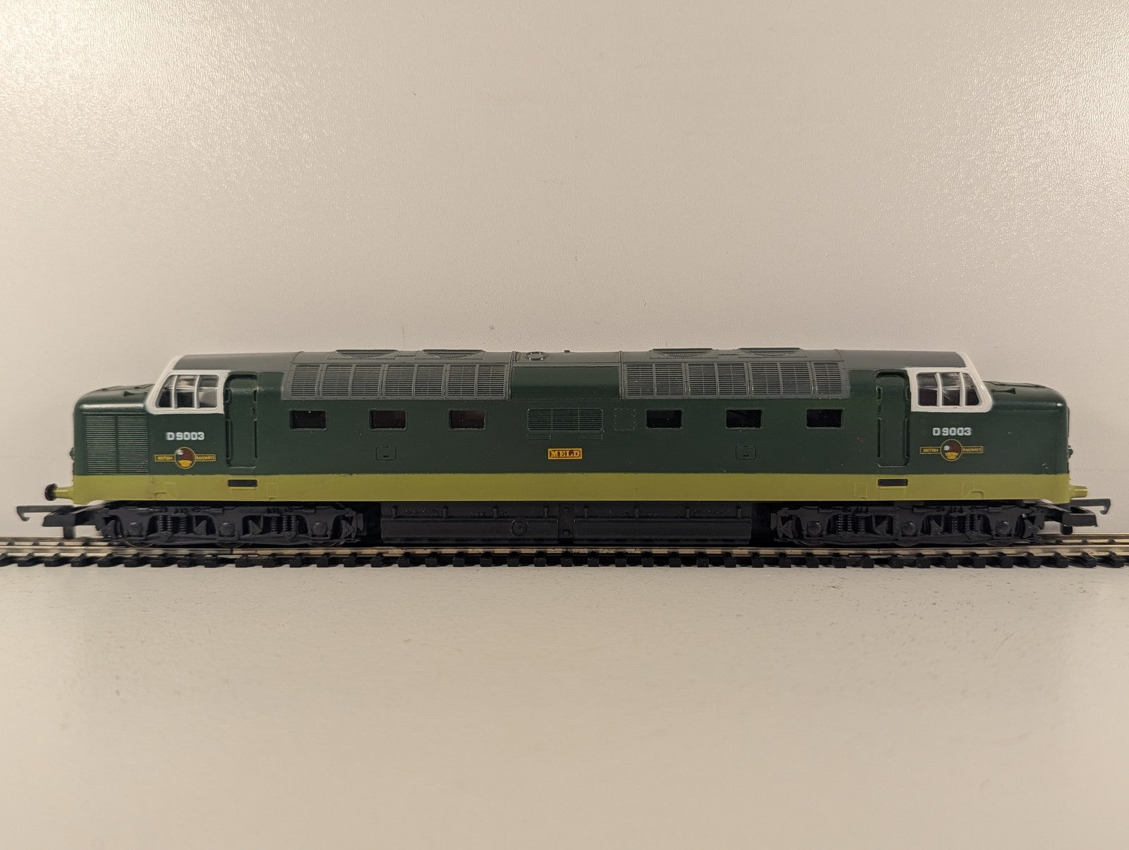 Lima OO Gauge Class 55 Deltic 'Meld' Diesel Locomotive D9003 BR Two-Tone Green