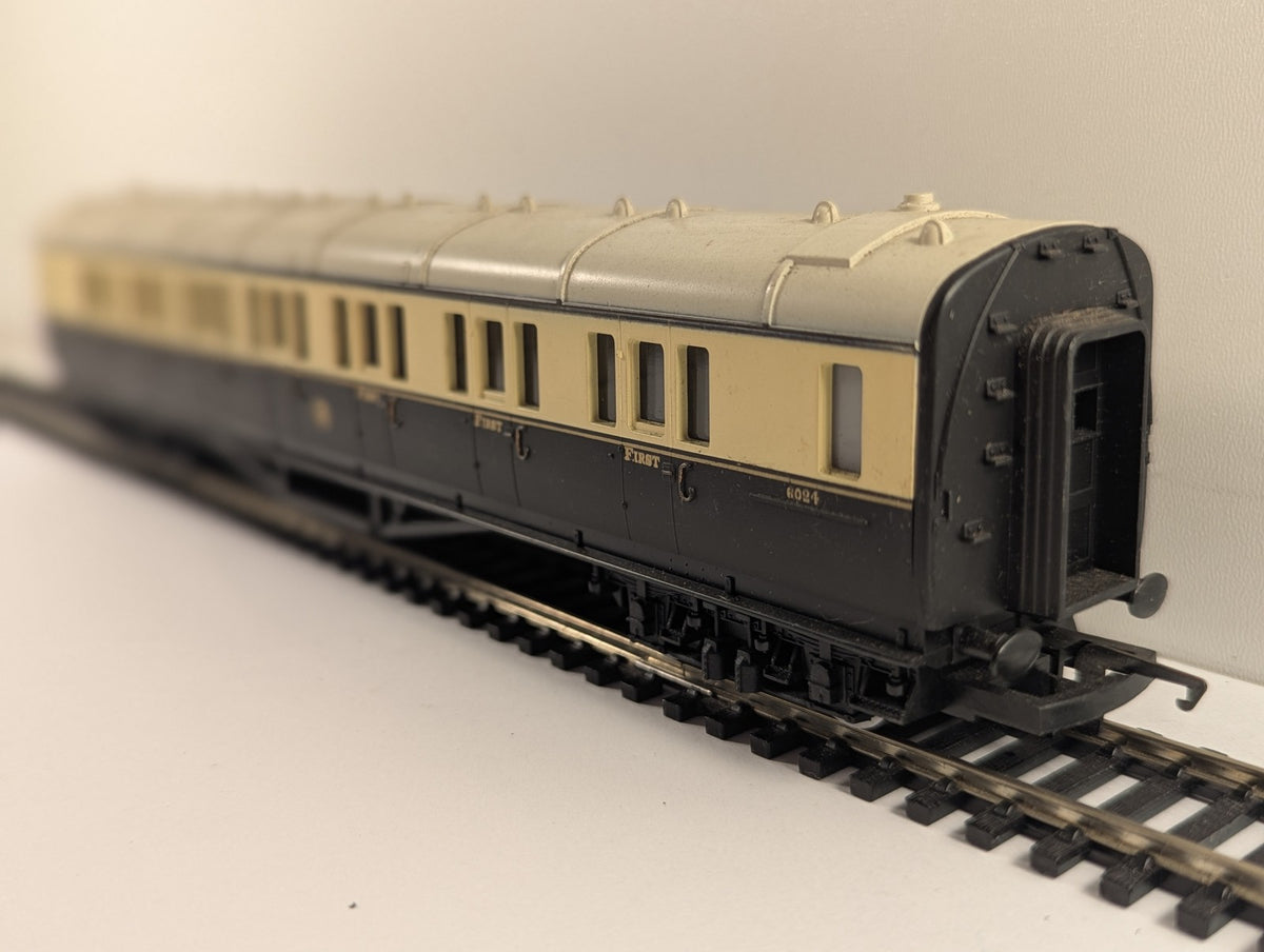 Hornby OO Gauge GWR Collett Composite Coach Passenger Coach 6024