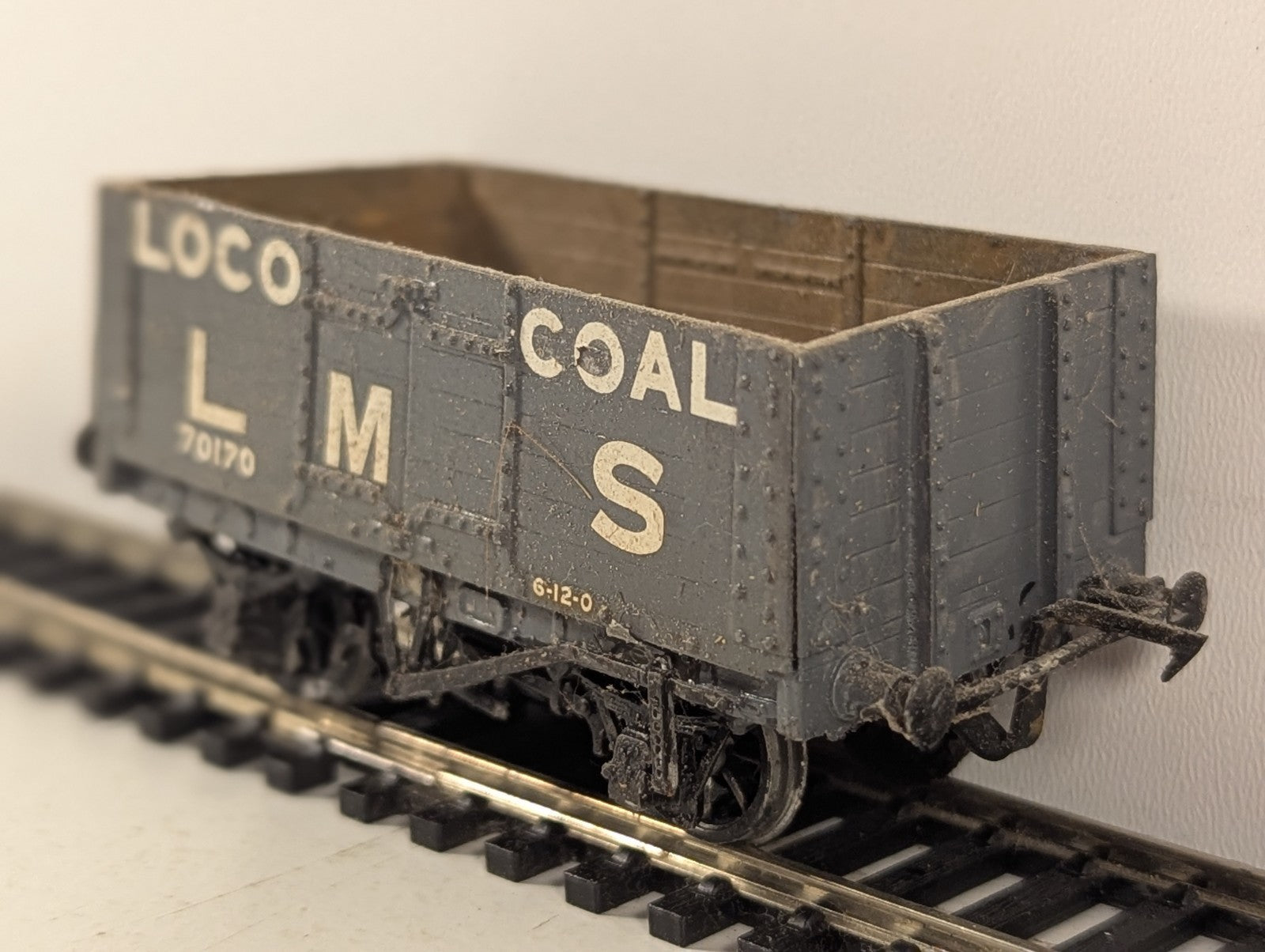 Kitbuilt OO Gauge 7-Plank Loco Coal Wagon Open Wagon 70170 LMS Grey