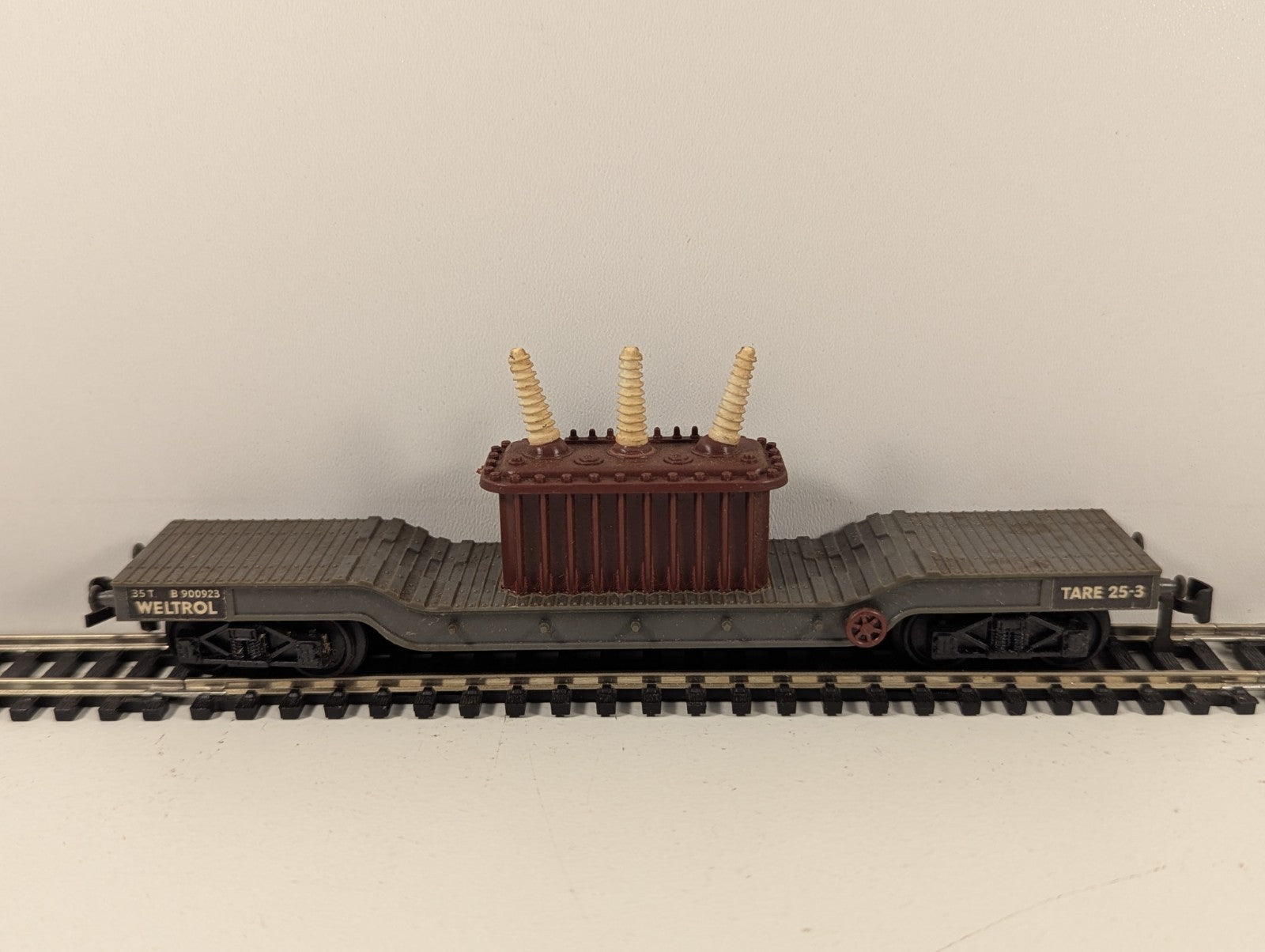 Jouef HO Gauge Bogie Well Wagon With Transformer Load