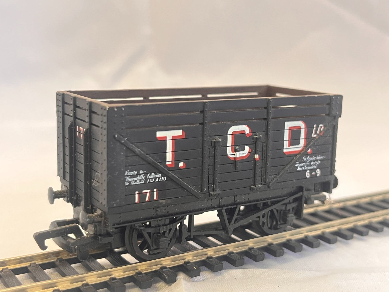 Mainline Railways 37-158 OO Gauge T.C.D 9 Plank Coke Wagon