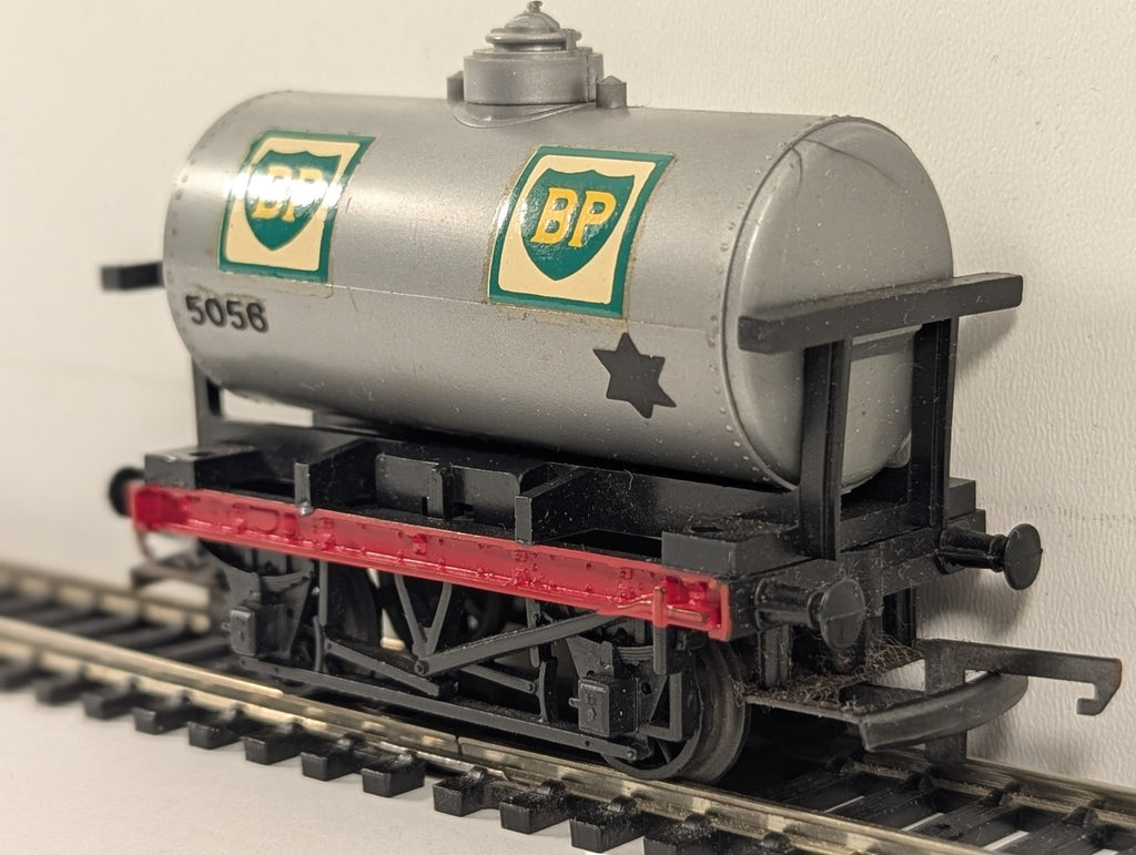 Tri-ang OO Gauge Shell-BP Petrol Tank Wagon 5056 BP Silver R.12