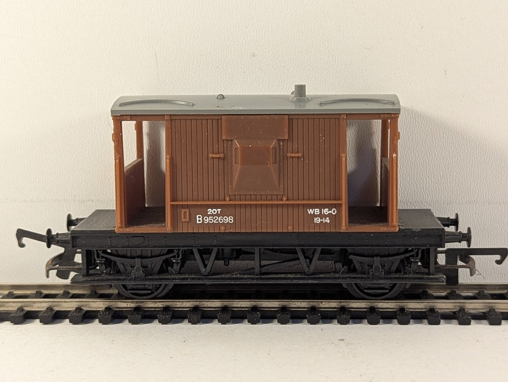 Tri-ang OO Gauge BR 20 Ton Standard Brake Van B952698 BR Bauxite R16