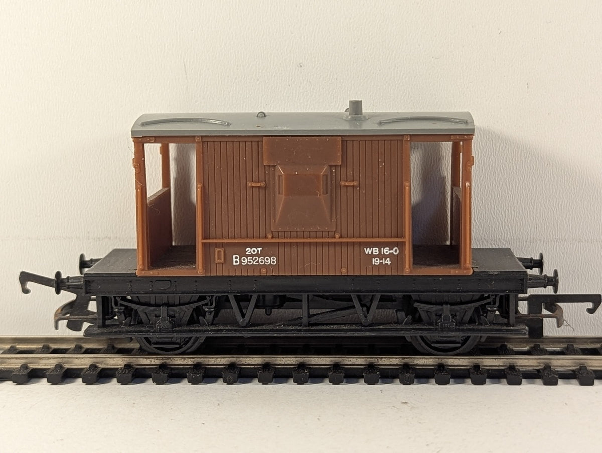 Tri-ang OO Gauge BR 20 Ton Standard Brake Van B952698 BR Bauxite R16