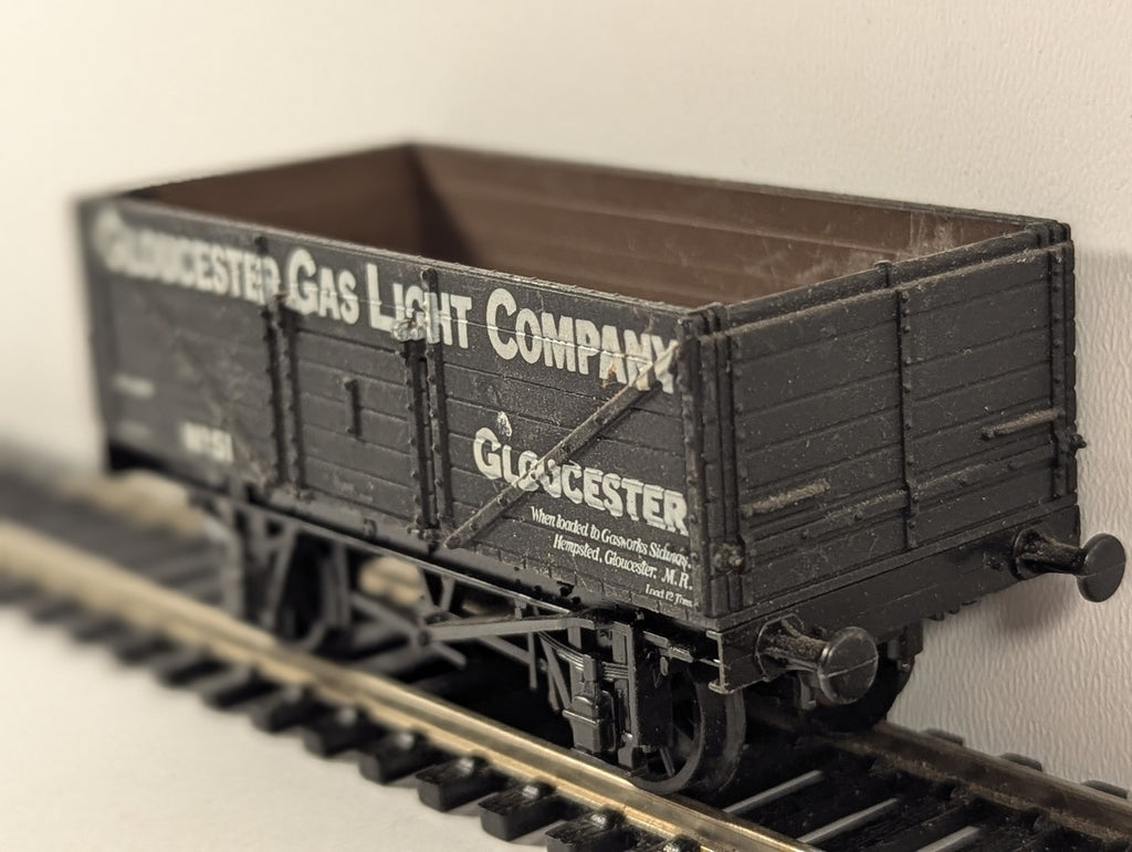 Airfix OO Gauge 7 Plank Open Wagon Goods Wagon 51 Gloucester Gas Light Company