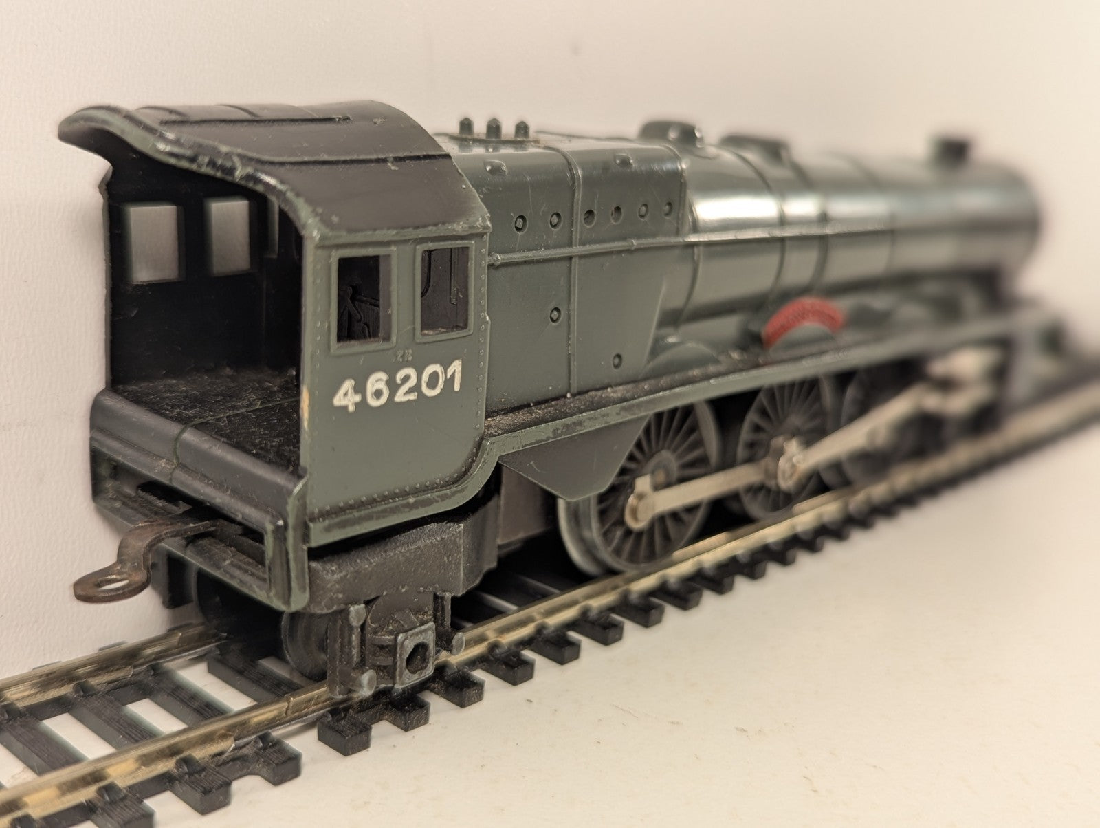 Tri-ang OO Gauge Princess Elizabeth Steam Locomotive 46201 BR Green