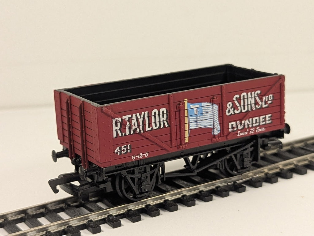 Bachmann OO Gauge 7 Plank Open Wagon R. Taylor & Sons Ltd 451