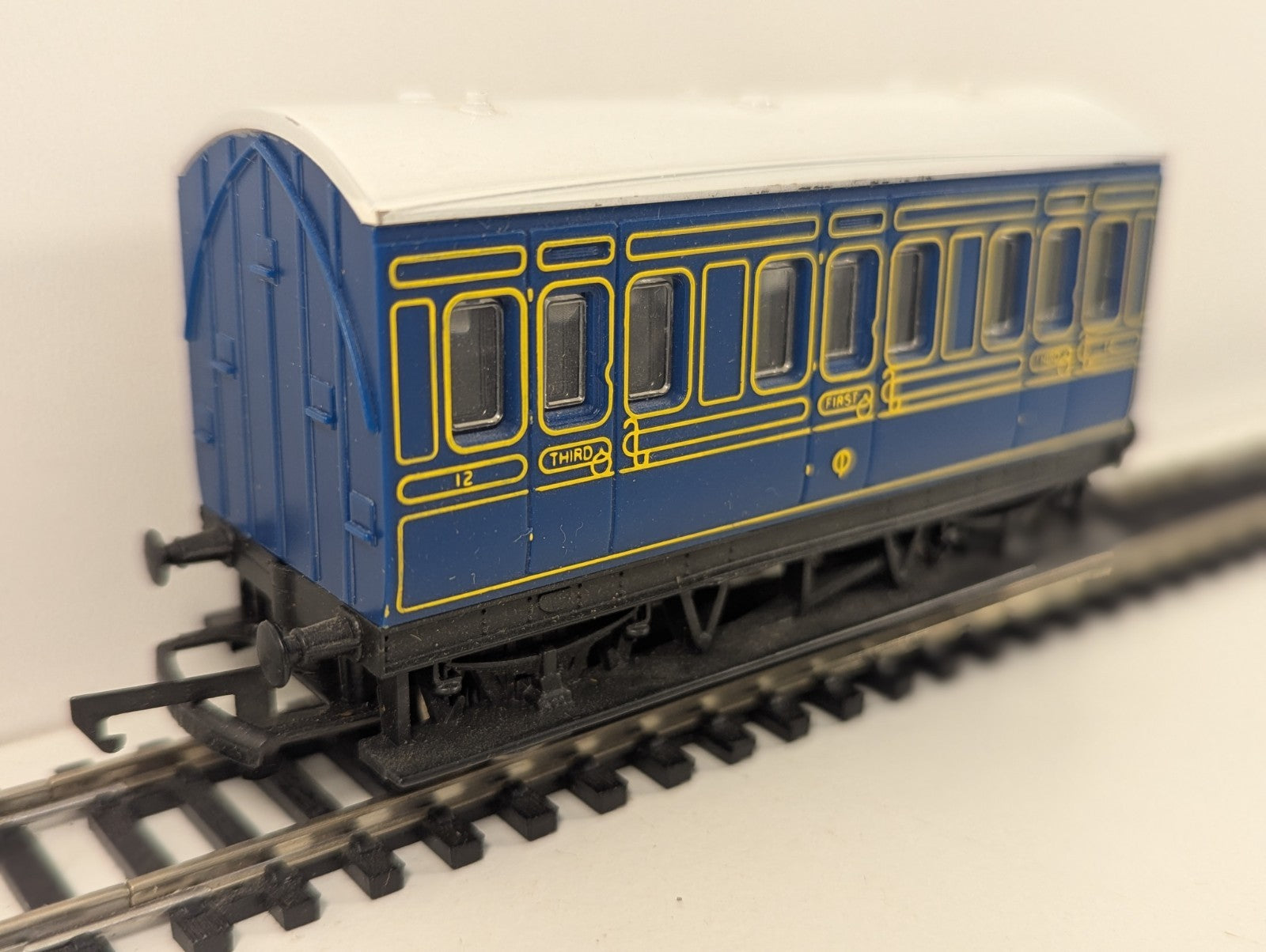Hornby OO Gauge Caledonian Railway 4-Wheel Coach