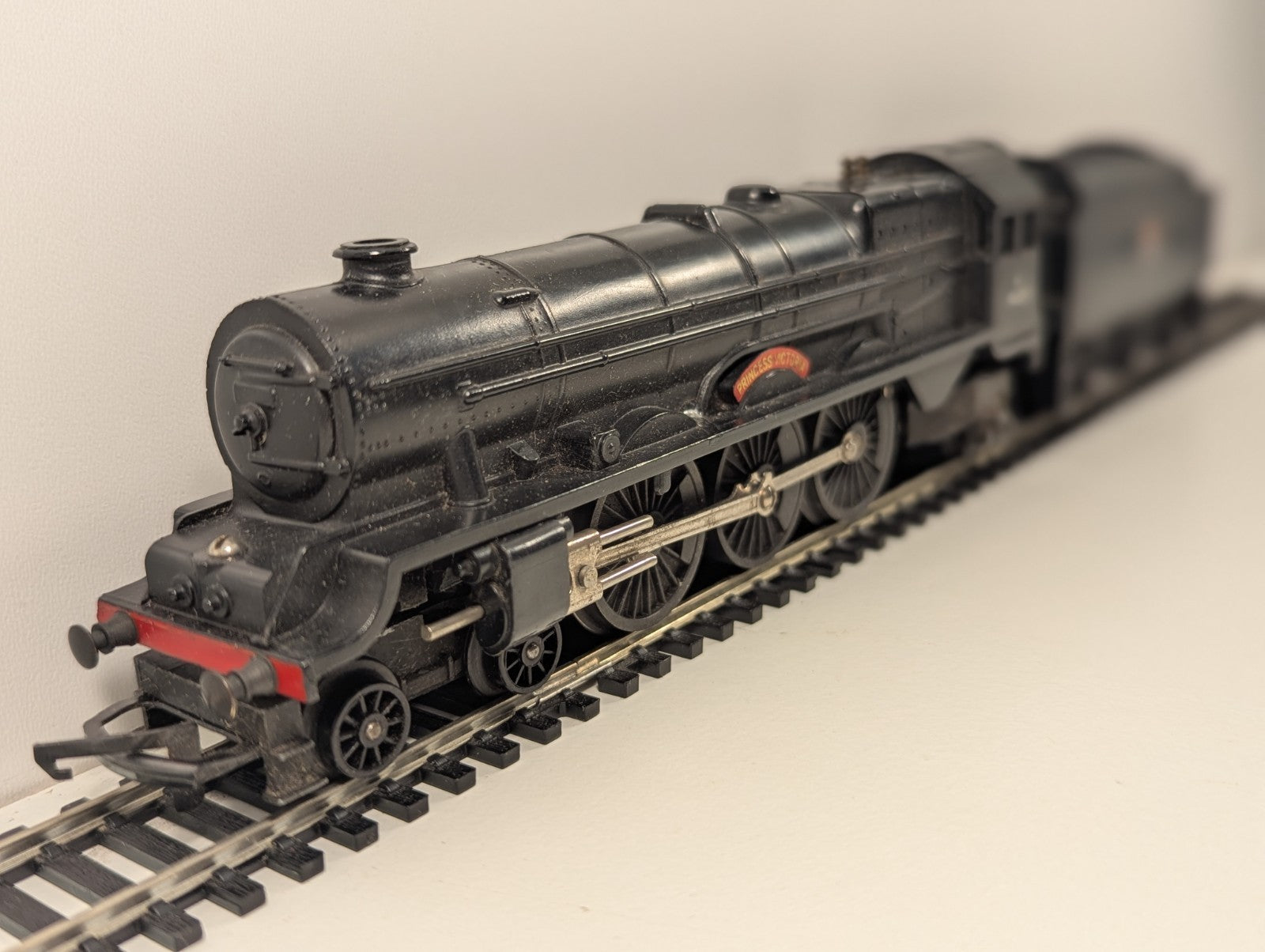 Tri-ang Princess Royal Class 4-6-2 “Princess Victoria” 46205 BR Black