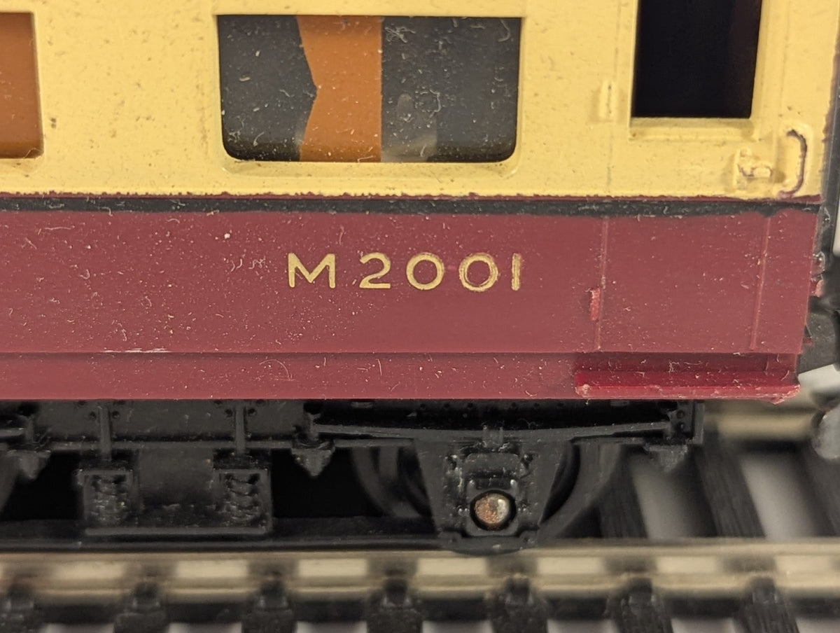 Tri-ang OO Gauge Restaurant Car Passenger Coach M2001 BR Carmine & Cream R228