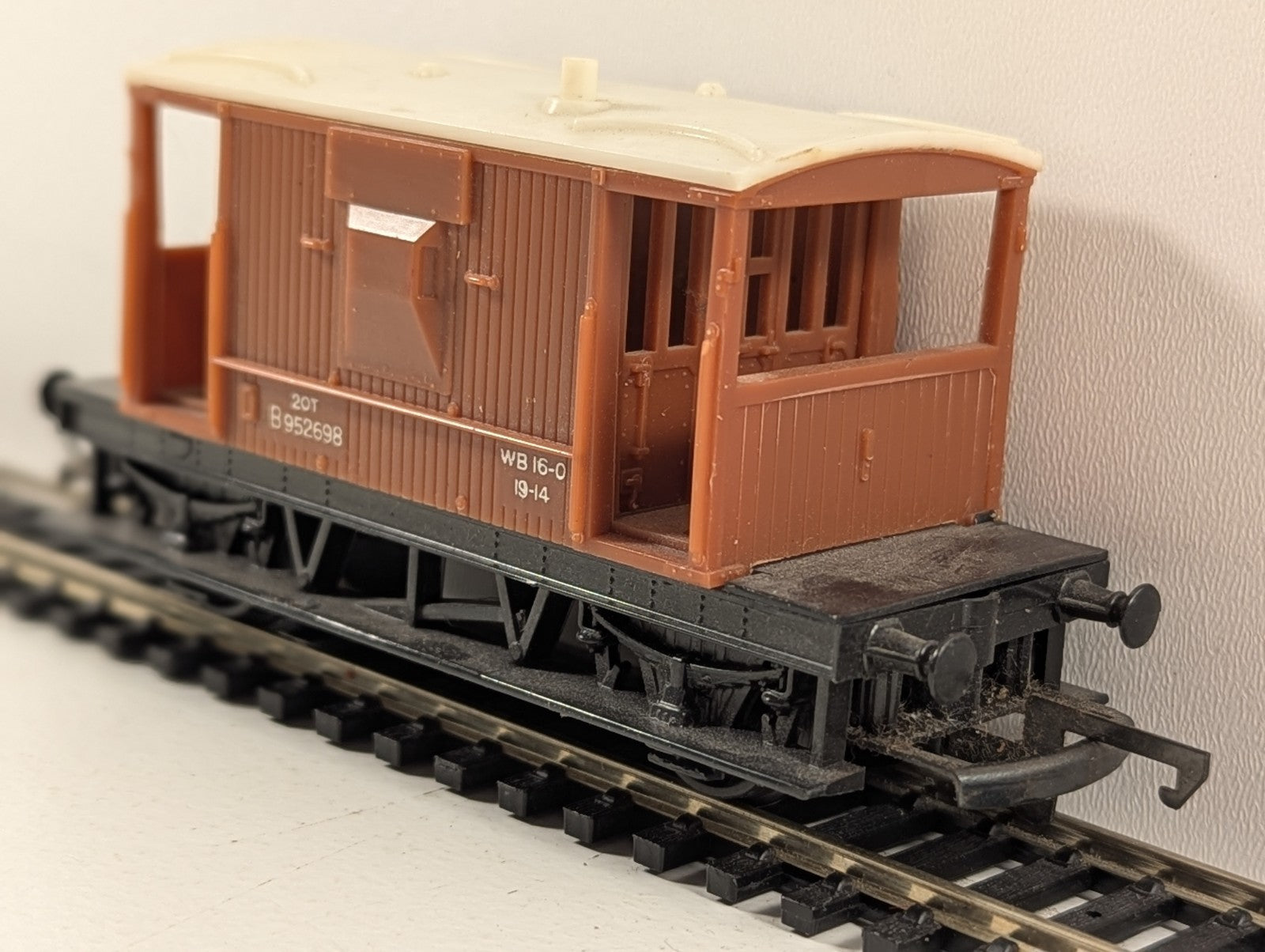 Tri-ang OO Gauge 20T Brake Van